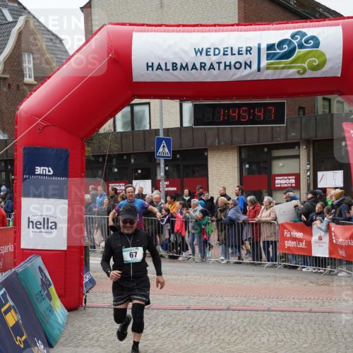 04.05.2025 - 8. Wedeler Halbmarathon Felixshl http://msf.ph/oto/7818929 04.05.2025 11:45:45 Ziel 21, 67, 292, 834 meine-sportfotos.de
