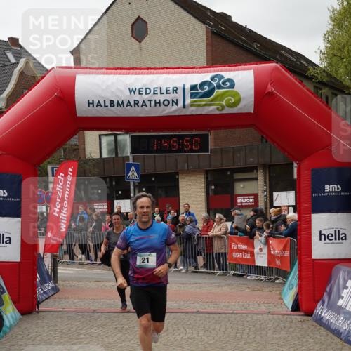 04.05.2025 - 8. Wedeler Halbmarathon Felixshl http://msf.ph/oto/7818930 04.05.2025 11:45:48 Ziel 21, 67, 292 meine-sportfotos.de