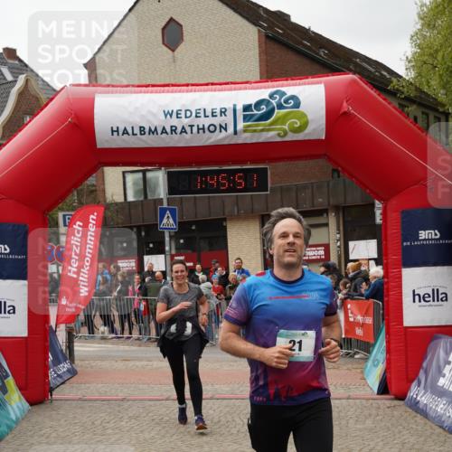 04.05.2025 - 8. Wedeler Halbmarathon Felixshl http://msf.ph/oto/7818936 04.05.2025 11:45:49 Ziel 21, 67, 292, 1179 meine-sportfotos.de