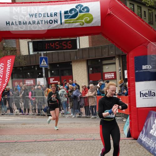 04.05.2025 - 8. Wedeler Halbmarathon Felixshl http://msf.ph/oto/7818949 04.05.2025 11:45:54 Ziel 292, 541, 1179 meine-sportfotos.de