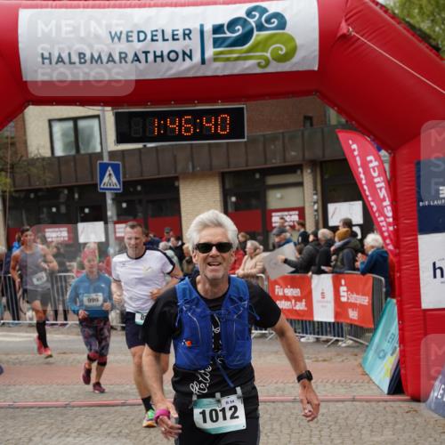 04.05.2025 - 8. Wedeler Halbmarathon Felixshl http://msf.ph/oto/7818992 04.05.2025 11:46:38 Ziel 851, 855, 945, 999, 1012 meine-sportfotos.de