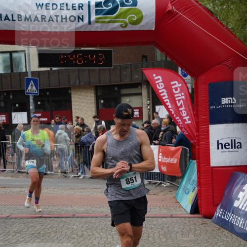 04.05.2025 - 8. Wedeler Halbmarathon Felixshl http://msf.ph/oto/7819001 04.05.2025 11:46:41 Ziel 770, 851, 855, 999, 1012 meine-sportfotos.de