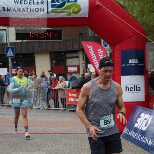 04.05.2025 - 8. Wedeler Halbmarathon Felixshl http://msf.ph/oto/7819003 04.05.2025 11:46:42 Ziel 770, 851, 855, 999, 1012 meine-sportfotos.de