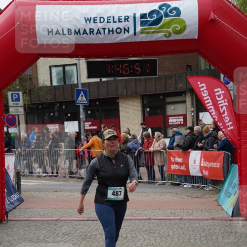 04.05.2025 - 8. Wedeler Halbmarathon Felixshl http://msf.ph/oto/7819016 04.05.2025 11:46:49 Ziel 487, 982 meine-sportfotos.de