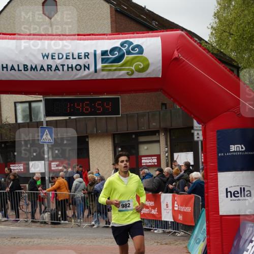 04.05.2025 - 8. Wedeler Halbmarathon Felixshl http://msf.ph/oto/7819020 04.05.2025 11:46:52 Ziel 487, 982 meine-sportfotos.de