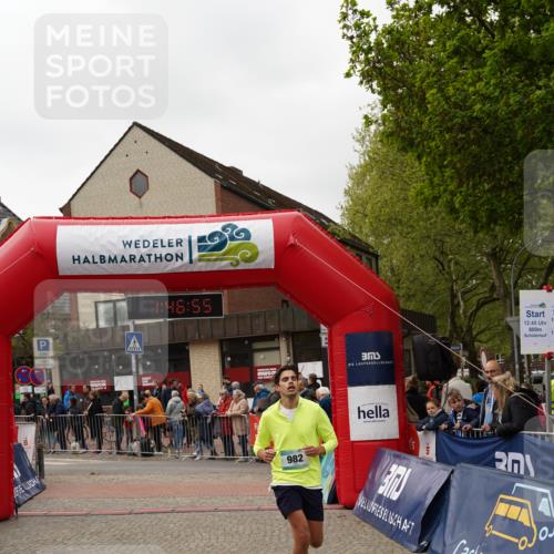04.05.2025 - 8. Wedeler Halbmarathon Felixshl http://msf.ph/oto/7819022 04.05.2025 11:46:53 Ziel 487, 982 meine-sportfotos.de