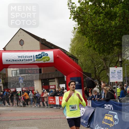 04.05.2025 - 8. Wedeler Halbmarathon Felixshl http://msf.ph/oto/7819025 04.05.2025 11:46:53 Ziel 487, 982 meine-sportfotos.de
