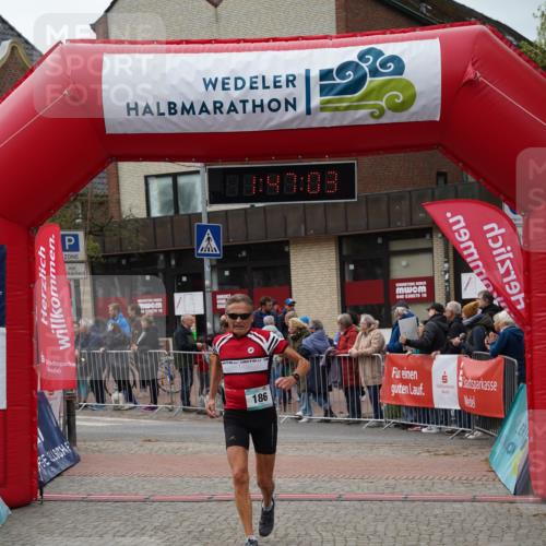 04.05.2025 - 8. Wedeler Halbmarathon Felixshl http://msf.ph/oto/7819028 04.05.2025 11:47:01 Ziel 186, 243 meine-sportfotos.de
