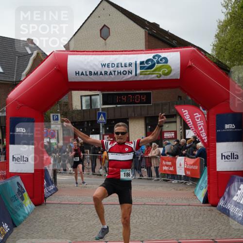 04.05.2025 - 8. Wedeler Halbmarathon Felixshl http://msf.ph/oto/7819031 04.05.2025 11:47:02 Ziel 186, 243 meine-sportfotos.de