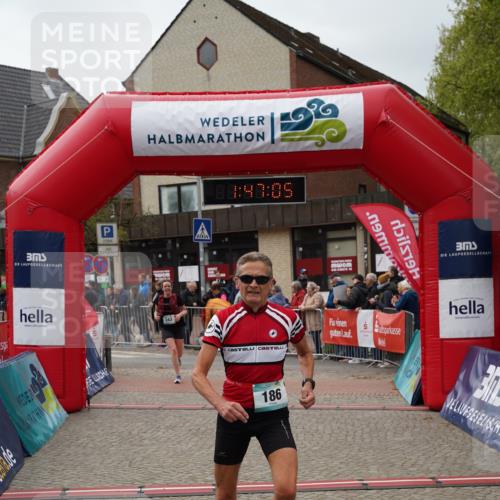 04.05.2025 - 8. Wedeler Halbmarathon Felixshl http://msf.ph/oto/7819034 04.05.2025 11:47:03 Ziel 186, 243 meine-sportfotos.de