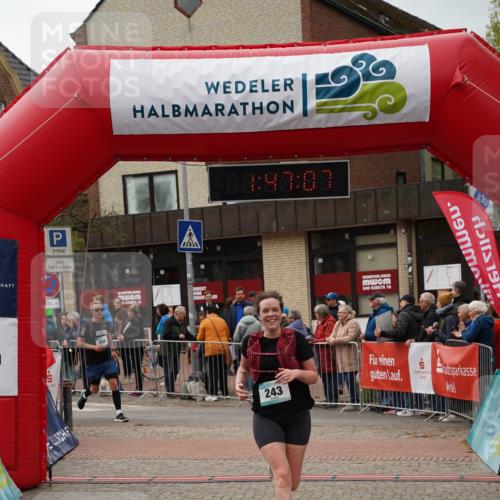04.05.2025 - 8. Wedeler Halbmarathon Felixshl http://msf.ph/oto/7819036 04.05.2025 11:47:05 Ziel 186, 243, 866, 972 meine-sportfotos.de
