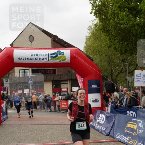 04.05.2025 - 8. Wedeler Halbmarathon Felixshl http://msf.ph/oto/7819041 04.05.2025 11:47:06 Ziel 186, 243, 866, 972 meine-sportfotos.de