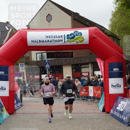 04.05.2025 - 8. Wedeler Halbmarathon Felixshl http://msf.ph/oto/7819096 04.05.2025 11:47:47 Ziel 1186, 1187 meine-sportfotos.de