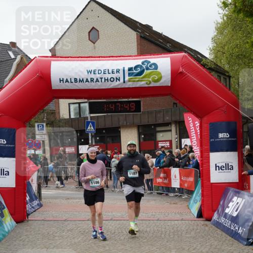 04.05.2025 - 8. Wedeler Halbmarathon Felixshl http://msf.ph/oto/7819097 04.05.2025 11:47:47 Ziel 1186, 1187 meine-sportfotos.de