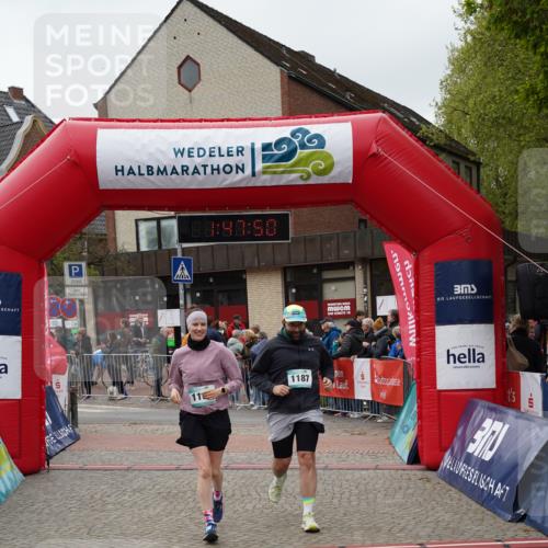 04.05.2025 - 8. Wedeler Halbmarathon Felixshl http://msf.ph/oto/7819099 04.05.2025 11:47:47 Ziel 1186, 1187 meine-sportfotos.de