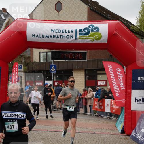 04.05.2025 - 8. Wedeler Halbmarathon Felixshl http://msf.ph/oto/7819263 04.05.2025 11:48:23 Ziel 437, 629 meine-sportfotos.de