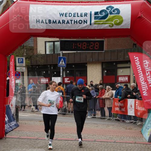 04.05.2025 - 8. Wedeler Halbmarathon Felixshl http://msf.ph/oto/7819272 04.05.2025 11:48:26 Ziel 294, 437, 629 meine-sportfotos.de