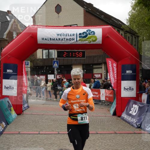 04.05.2025 - 8. Wedeler Halbmarathon Felixshl http://msf.ph/oto/7819299 04.05.2025 12:11:56 Ziel 197, 811, 819 meine-sportfotos.de