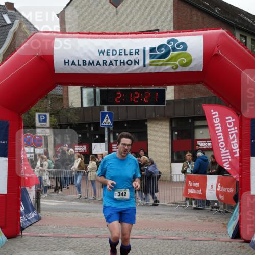 04.05.2025 - 8. Wedeler Halbmarathon Felixshl http://msf.ph/oto/7819324 04.05.2025 12:12:19 Ziel 342 meine-sportfotos.de