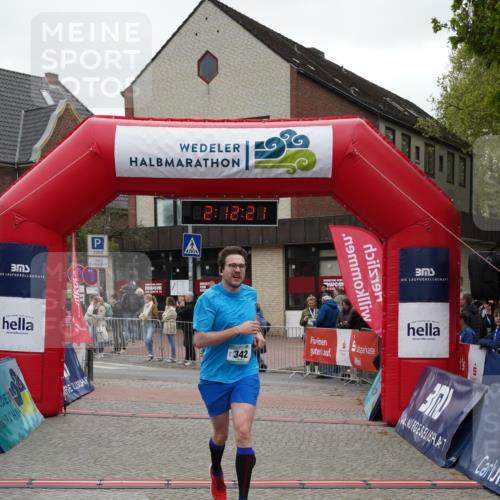 04.05.2025 - 8. Wedeler Halbmarathon Felixshl http://msf.ph/oto/7819326 04.05.2025 12:12:19 Ziel 342 meine-sportfotos.de