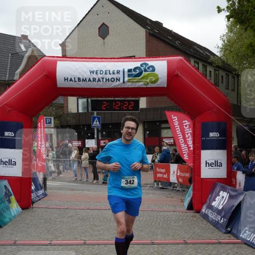04.05.2025 - 8. Wedeler Halbmarathon Felixshl http://msf.ph/oto/7819344 04.05.2025 12:12:20 Ziel 342 meine-sportfotos.de