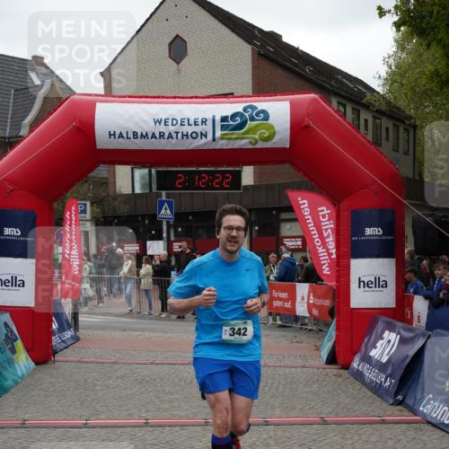 04.05.2025 - 8. Wedeler Halbmarathon Felixshl http://msf.ph/oto/7819346 04.05.2025 12:12:20 Ziel 342 meine-sportfotos.de