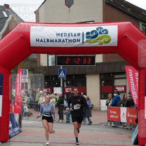 04.05.2025 - 8. Wedeler Halbmarathon Felixshl http://msf.ph/oto/7819350 04.05.2025 12:12:30 Ziel 110, 111 meine-sportfotos.de