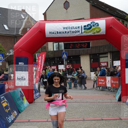 04.05.2025 - 8. Wedeler Halbmarathon Felixshl http://msf.ph/oto/7819414 04.05.2025 12:12:39 Ziel 183, 205, 477 meine-sportfotos.de