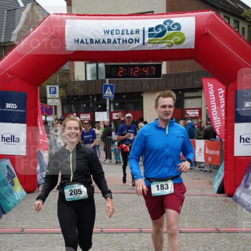 04.05.2025 - 8. Wedeler Halbmarathon Felixshl http://msf.ph/oto/7819454 04.05.2025 12:12:45 Ziel 183, 205, 223, 261 meine-sportfotos.de