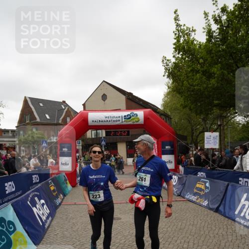 04.05.2025 - 8. Wedeler Halbmarathon Felixshl http://msf.ph/oto/7819463 04.05.2025 12:12:50 Ziel 223, 261 meine-sportfotos.de