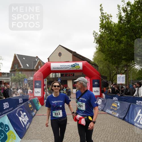 04.05.2025 - 8. Wedeler Halbmarathon Felixshl http://msf.ph/oto/7819470 04.05.2025 12:12:50 Ziel 223, 261 meine-sportfotos.de
