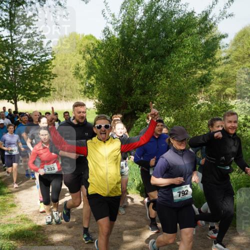 04.05.2025 - 8. Wedeler Halbmarathon Felixshl http://msf.ph/oto/7819678 04.05.2025 10:02:55 Laufen 1021, 333, 792 meine-sportfotos.de
