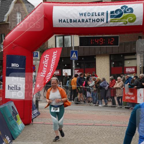 04.05.2025 - 8. Wedeler Halbmarathon Felixshl http://msf.ph/oto/7819692 04.05.2025 11:49:10 Ziel 355, 830 meine-sportfotos.de