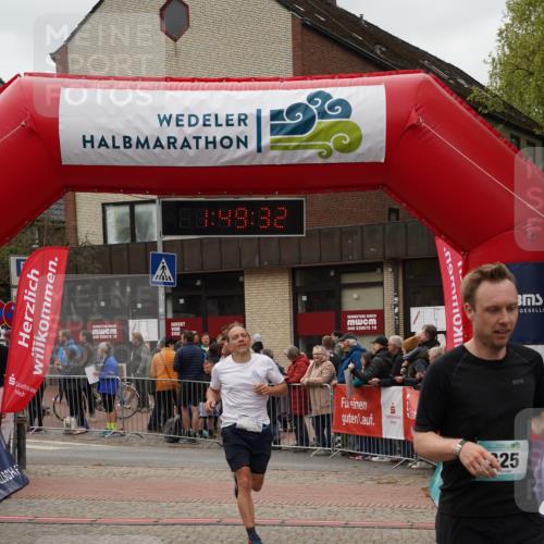 04.05.2025 - 8. Wedeler Halbmarathon Felixshl http://msf.ph/oto/7819708 04.05.2025 11:49:30 Ziel 325, 1032 meine-sportfotos.de