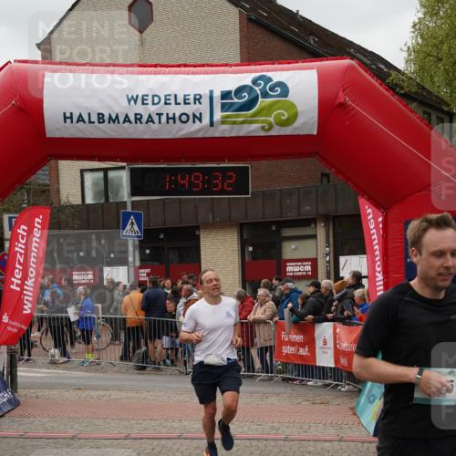 04.05.2025 - 8. Wedeler Halbmarathon Felixshl http://msf.ph/oto/7819709 04.05.2025 11:49:30 Ziel 325, 1032 meine-sportfotos.de