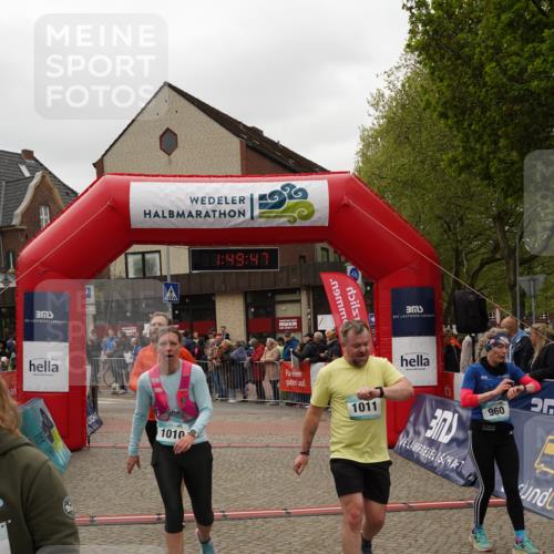04.05.2025 - 8. Wedeler Halbmarathon Felixshl http://msf.ph/oto/7819732 04.05.2025 11:49:45 Ziel 283, 293, 960, 1010, 1011, 1054, 1055 meine-sportfotos.de