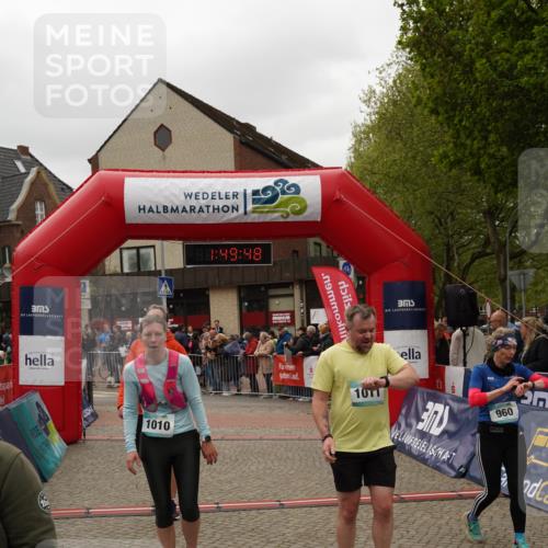 04.05.2025 - 8. Wedeler Halbmarathon Felixshl http://msf.ph/oto/7819733 04.05.2025 11:49:46 Ziel 283, 293, 960, 1010, 1011, 1055 meine-sportfotos.de