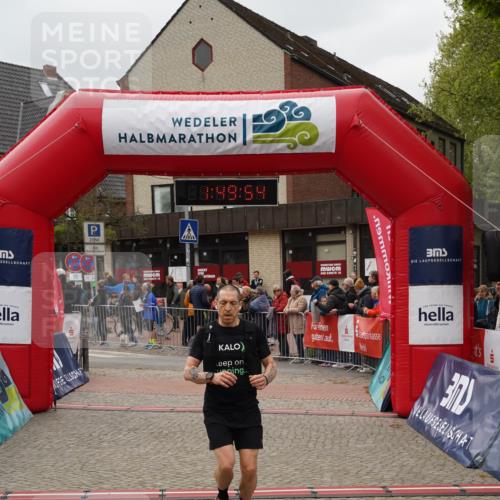 04.05.2025 - 8. Wedeler Halbmarathon Felixshl http://msf.ph/oto/7819741 04.05.2025 11:49:52 Ziel 841 meine-sportfotos.de