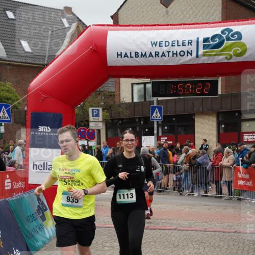 04.05.2025 - 8. Wedeler Halbmarathon Felixshl http://msf.ph/oto/7819763 04.05.2025 11:50:20 Ziel 376, 552, 935, 1113 meine-sportfotos.de