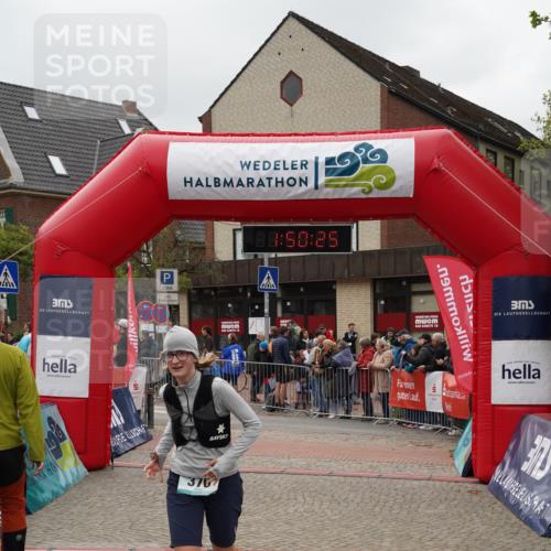 04.05.2025 - 8. Wedeler Halbmarathon Felixshl http://msf.ph/oto/7819768 04.05.2025 11:50:23 Ziel 376, 552, 935, 1113 meine-sportfotos.de