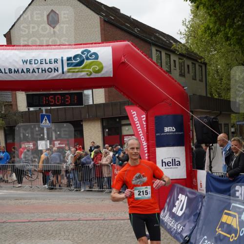 04.05.2025 - 8. Wedeler Halbmarathon Felixshl http://msf.ph/oto/7819777 04.05.2025 11:50:29 Ziel 215, 561 meine-sportfotos.de