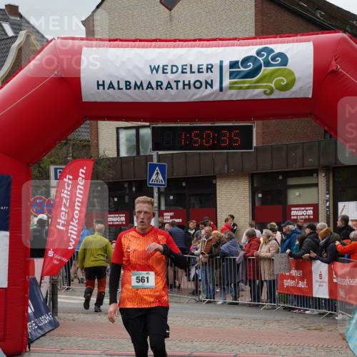 04.05.2025 - 8. Wedeler Halbmarathon Felixshl http://msf.ph/oto/7819785 04.05.2025 11:50:33 Ziel 215, 561 meine-sportfotos.de