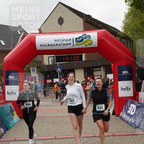 04.05.2025 - 8. Wedeler Halbmarathon Felixshl http://msf.ph/oto/7819827 04.05.2025 11:50:58 Ziel 504, 632, 633 meine-sportfotos.de