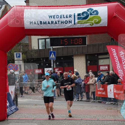 04.05.2025 - 8. Wedeler Halbmarathon Felixshl http://msf.ph/oto/7819832 04.05.2025 11:51:06 Ziel 400, 528, 731 meine-sportfotos.de