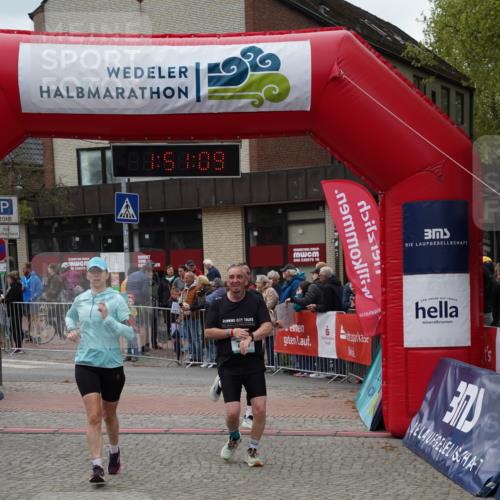 04.05.2025 - 8. Wedeler Halbmarathon Felixshl http://msf.ph/oto/7819835 04.05.2025 11:51:07 Ziel 400, 528, 731 meine-sportfotos.de