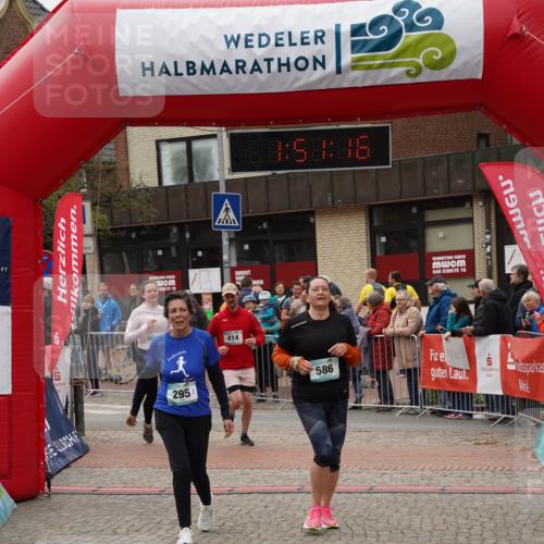 04.05.2025 - 8. Wedeler Halbmarathon Felixshl http://msf.ph/oto/7819848 04.05.2025 11:51:14 Ziel 295, 297, 400, 414, 586 meine-sportfotos.de