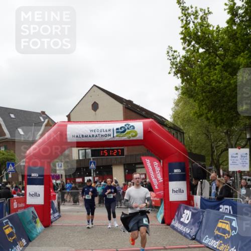 04.05.2025 - 8. Wedeler Halbmarathon Felixshl http://msf.ph/oto/7819864 04.05.2025 11:51:25 Ziel 458, 802 meine-sportfotos.de