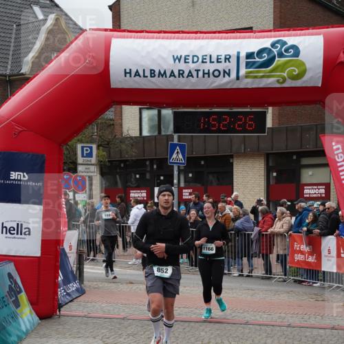 04.05.2025 - 8. Wedeler Halbmarathon Felixshl http://msf.ph/oto/7819912 04.05.2025 11:52:24 Ziel 123, 168, 852, 1166 meine-sportfotos.de