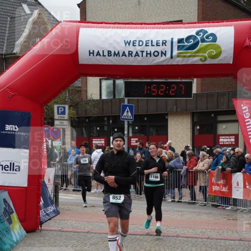 04.05.2025 - 8. Wedeler Halbmarathon Felixshl http://msf.ph/oto/7819913 04.05.2025 11:52:24 Ziel 123, 168, 852, 1166 meine-sportfotos.de