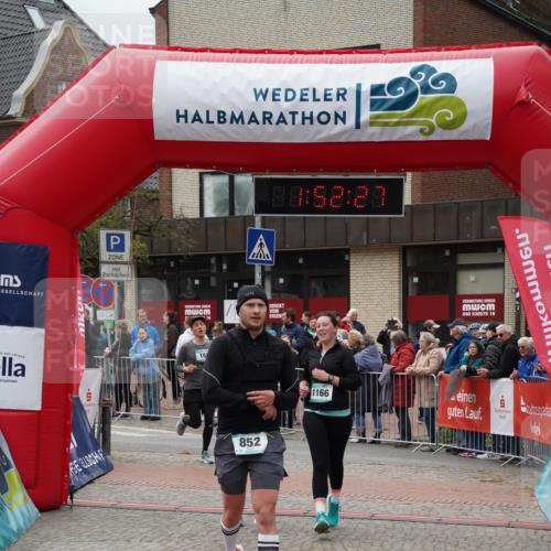 04.05.2025 - 8. Wedeler Halbmarathon Felixshl http://msf.ph/oto/7819915 04.05.2025 11:52:25 Ziel 123, 168, 852, 1166 meine-sportfotos.de